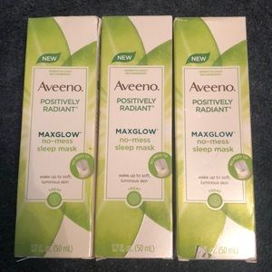THREE Aveeno Maxglow No Mess Sleep Masks.